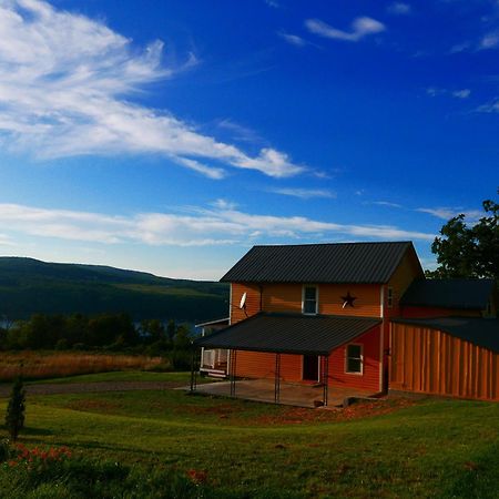 Vineyard Farmhouse With Hot Tub & Lake Views Хамъндспорт Екстериор снимка
